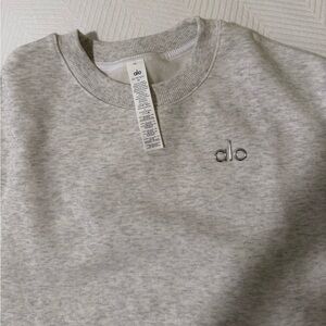 ALO YOGA Accolade Crew Neck Pullover